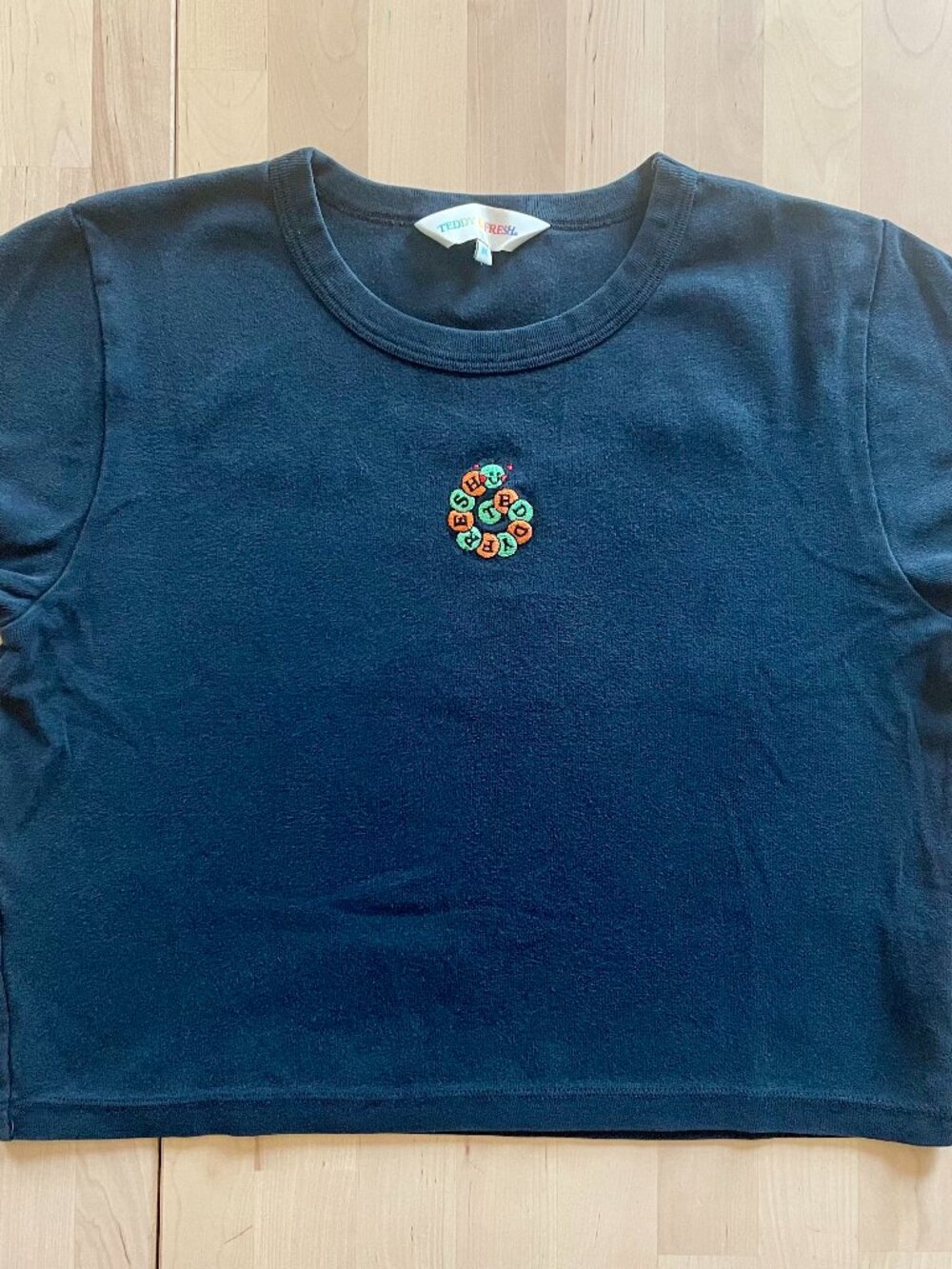 Teddy Fresh Women's Black Cropped T-Shirt with Caterpillar Embroidery size Med